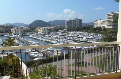 Mandelieu-La-Napoule Apartment | Apartment "Le France" with panoramic view of Cannes Marina