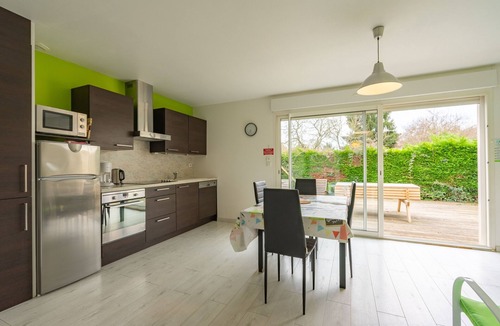 Saint-Simon-de-Bordes Apartment | Apartment 'Le Clos Du Champ De L'Amour - La Palmyre' with Private Pool, Wi-Fi, and AC