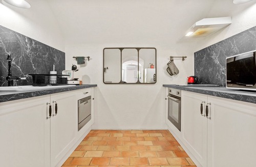 Meounes-les-Montrieux House | Apartment 'Gîte De Charme' with Mountain View, Wi-Fi and Air Conditioning