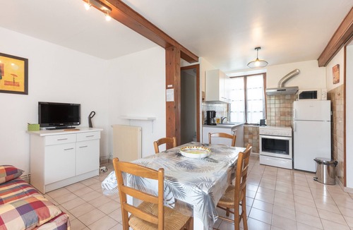 Argeles Gazost Apartment | Apartment 'Hautacam' – Ideal for 21-Day Thermal Stays, Mountain View & Wi-Fi