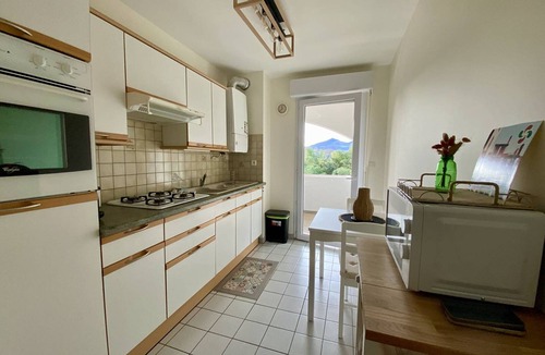 Cambo-les-Bains Apartment | Apartment in Cambo-les-Bains, terrace and 3 beds