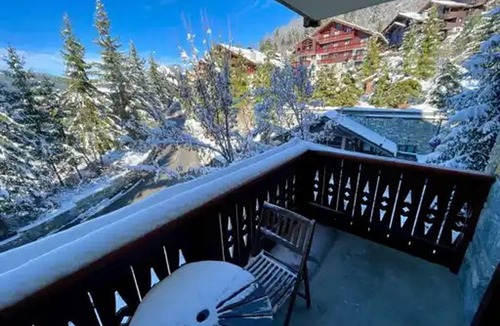 Meribel Village Apartment | Apartment in Méribel 4 ppl, pool, ski-in/ski-out