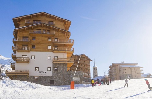 Les Boisses Apartment | Apartment in Tignes with Slope Access & Spa