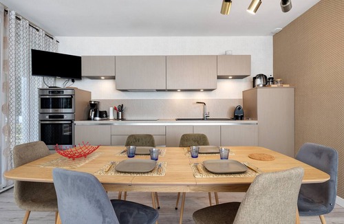 Chateau-d'Olonne Apartment | Apartment 'Le Noirmoutier Appt 3 Chambres' with Wi-Fi