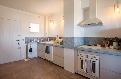 Port Grimaud Apartment | Apartment "Le Topaze" with Sea View, Balcony & Wi-Fi