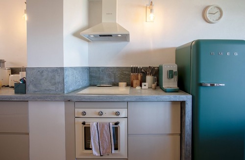 Port Grimaud Apartment | Apartment "Le Topaze" with Sea View, Balcony & Wi-Fi