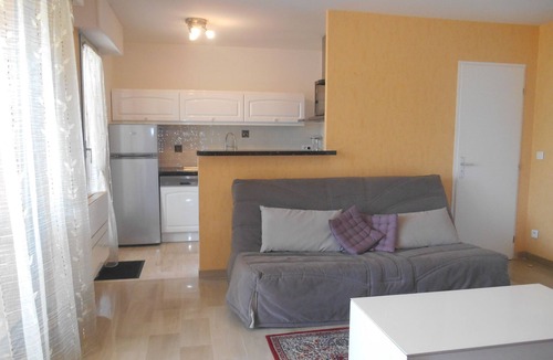 La Bocca Nord Apartment | Apartment "Les Palmiers" with golf and swimming pool
