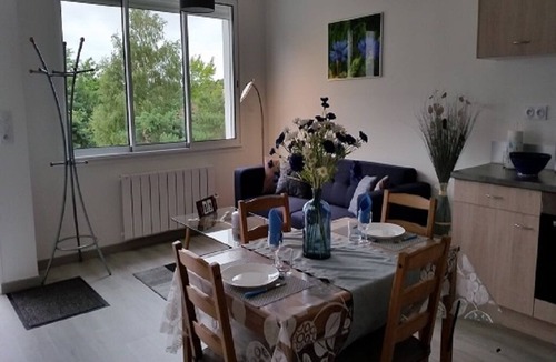 Jonzac Apartment | Apartment located on the ground floor of a small residence with four