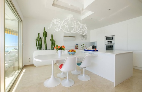 Villeneuve Loubet Beach Apartment | Apartment 'Marina Baie Des Anges' with Sea View, Wi-Fi and Air Conditioning