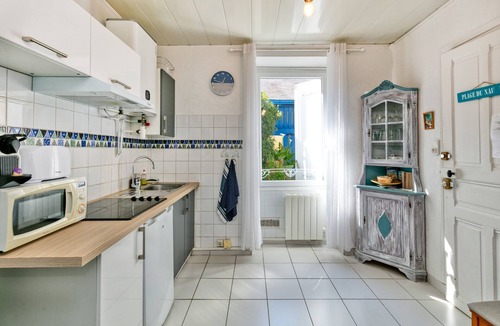 Le Pouliguen Apartment | Apartment 'Nid Douillet' with Wi-Fi