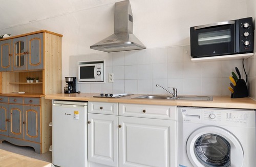 Argeles Gazost Apartment | Apartment 'Pic Du Midi' with Mountain View, Balcony and Wi-Fi
