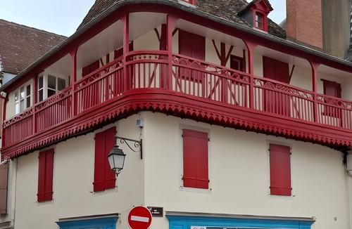 Salies-de-Bearn Apartment | Apartment 'T2 Alicia' with Wi-Fi