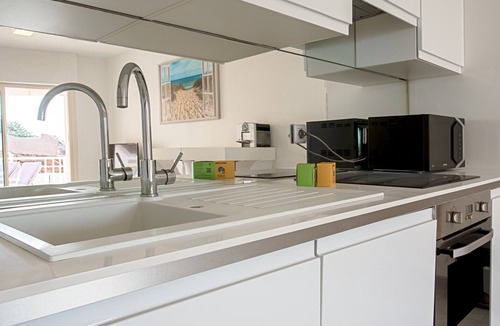 Le Trayas Apartment | Apartment "Trayas" with Sea View, Shared Pool & A/C