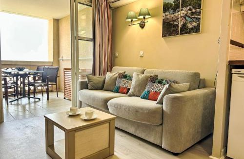 Cap Esterel Apartment | Apartment Village Cap Estérel - L'Esquinade-108 by Interhome