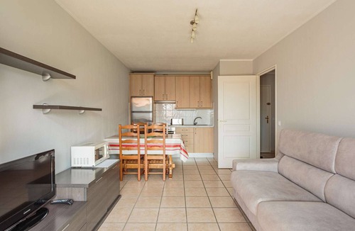 Hendaye Apartment | Apartment with Balcony and Parking in Hendaye