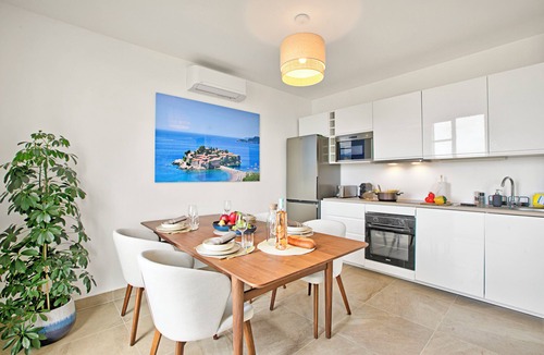 Les Baumettes Apartment | Apartment With Ocean View, Nice, France