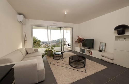 Le Ray Apartment | Apartment with sea view, swimming pool and private terrace