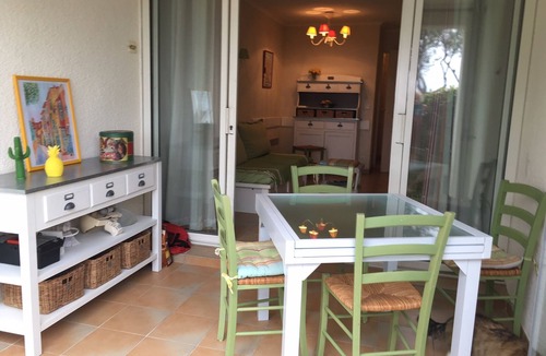 Grimaud Apartment | APP 3 rooms, private residence 25hect, 4 pers, private garden, sea view,