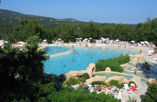 Grimaud Apartment | APP 3 rooms, private residence 25hect, 4 pers, private garden, sea view,
