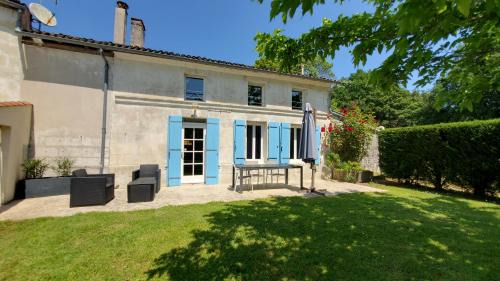 Chaniers House | Appart' Nature L'ESCALE - Saintes - Calme, Piscine, Parking, Terrasse