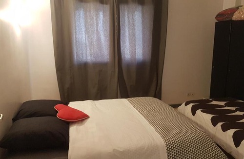 Chateau-Gontier Apartment | Appart simple entier 1 ch à ch-gontier 1er ou 2eme étage
