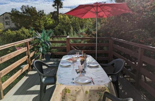 Barbezieux-Saint-Hilaire Apartment | Appartement avec terrasse privée - 6 pers. - FR-1-653-293