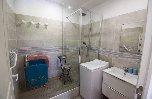 Sauveterre-Saint-Denis Apartment | Appartement à Caudecoste, proche d'Agen