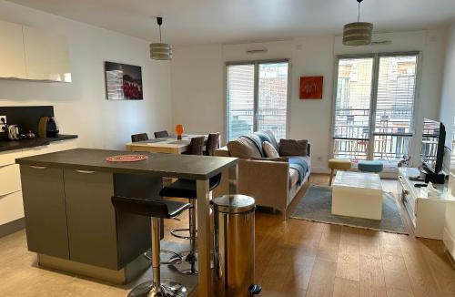 Levallois-Perret Apartment | Appartement 2 pièces 57m2 Terrasse sur cour Proche Paris Porte Maillot