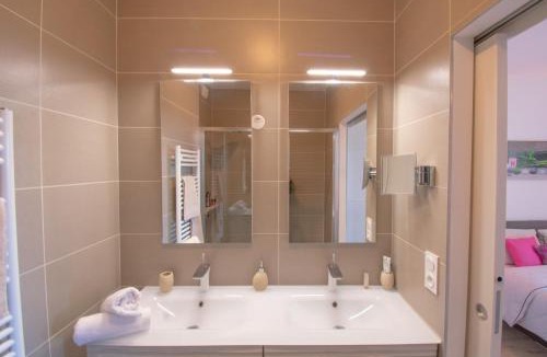 Ile de Nantes Palais des Congres Apartment | Appartement 97m2-Roof Top privé 100m2-Parking privé-Clim mobile