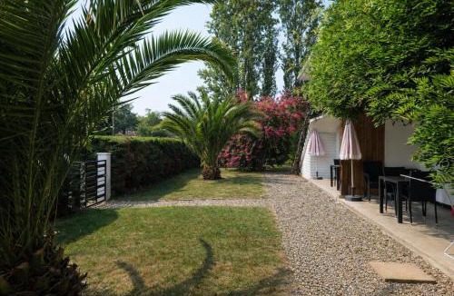 Eugenie-les-Bains Apartment | Appartement Albizia-Résidence Les Glycines