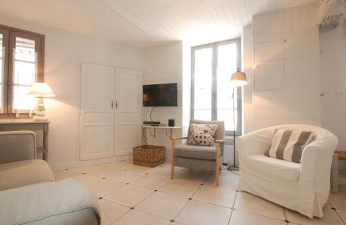 Saint-Martin-de-Re Apartment | Appartement charmant au cœur du village - FR-1-258-240