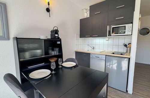 La Couarde-sur-Mer Apartment | Appartement en résidence avec piscine, cour privée