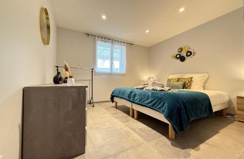 Saint-Avre Apartment | Appartement Le Cosy Proche Station Ski - Piscine