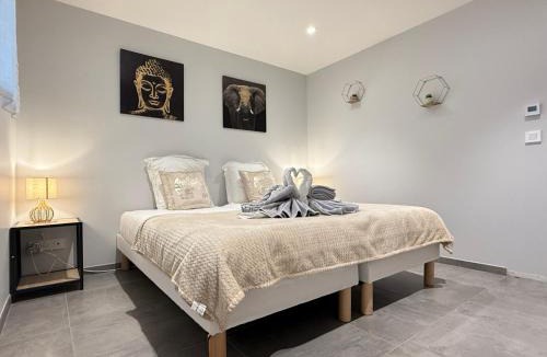 Saint-Avre Apartment | Appartement Le Cosy Proche Station Ski - Piscine