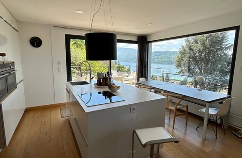 Annecy-le-Vieux Apartment | Appartement RDC 6 Pers, vue Unique lac Annecy, Terrasse 60 m² et Spa, à 5 mn lac