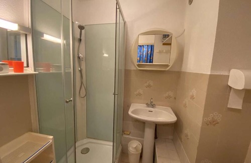 Sainte-Maxime City Centre Apartment | Appartement Sainte-Maxime, 1 pièce, 4 personnes - FR-1-226-303