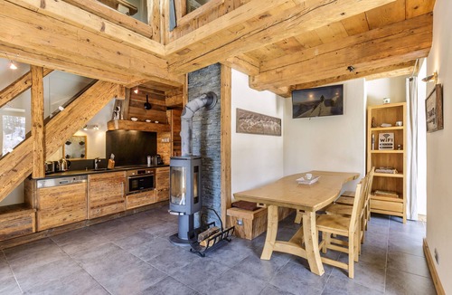 Montroc Apartment | Apt Arsene 6 Chalet-Style Near Ski Sleeps 6, Le Tour (Argentière), France