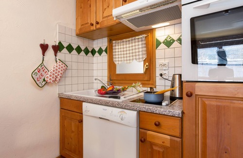 Chamonix-Mont-Blanc Apartment | Apt Capucins22 Mont Blanc View 1BR w/Balcony Garage, Chamonix, France