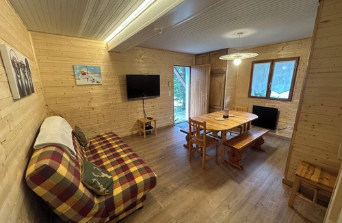 Arette Ski Chalet | At the base of a chalet at the foot of the slopes in the Pierre Saint Martin ski resort.
