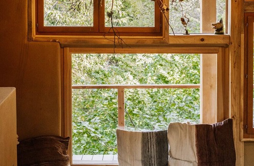 Saint-Jean-de-Maurienne House | Atmospheric gite, a place where nature, adventure and peace come together.