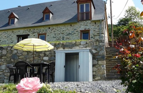 Artalens-Souin Cottage | Attractive 2-3 person gîte in converted mountain barn