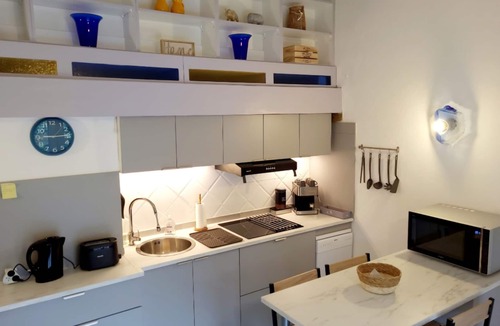 Cavalaire-sur-Mer Apartment | AU PETIT BONHEUR (free private parking)