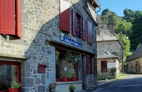Saint-Chamant Hostel | Auberge des Volcans