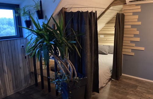 Saint-Cernin-de-Larche House | Auberge Du Lac Noir