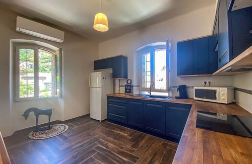 La Garde-Freinet House | Authentic, comfortable home near shops