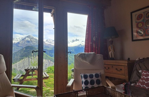 Les Bottieres Ski Chalet | Authentic, comfortable chalet in exceptional surroundings.