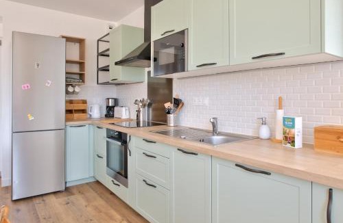 Plovan House | Authentique longère et son parc pour 10 - barbecue
