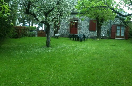 Drugeac House | Auvergne house near Salers - 4 bedrooms - garage