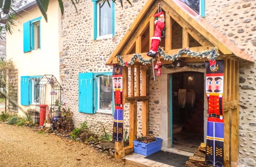 Charritte-de-Bas House | Awesome home in Charritte-de-Bas with WiFi