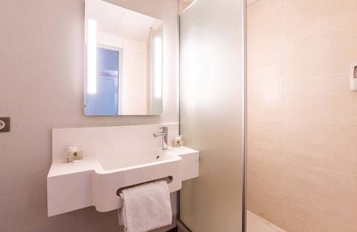 Sainte-Marie-de-Cuines Hotel | B&B HOTEL SAINT-JEAN de Maurienne